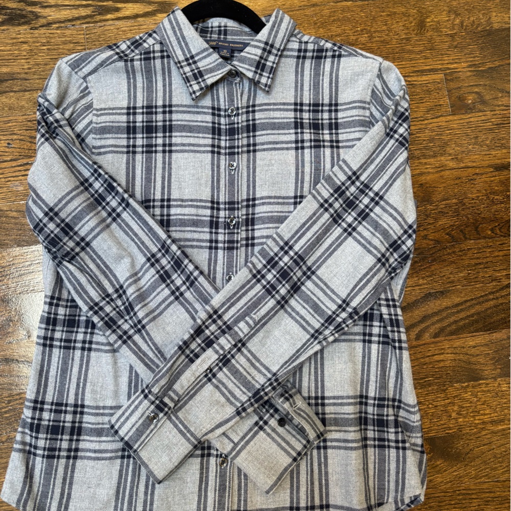Brooks Brother’s 346 Women’s Gray Plaid Shirt NWOT Size M